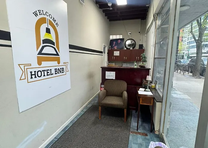 Hotel Solo Explorer Nest, Walk To Museums And Parks
